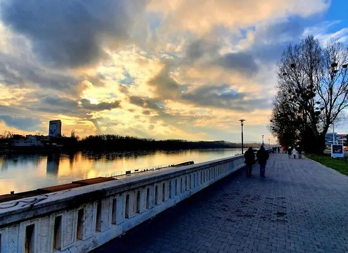 Lejlighed Old Town Promenade I 2 I 55m I Balcony Bratislava