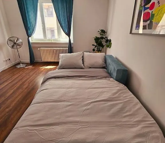 Old Town Promenade I 2 I 55m I Balcony